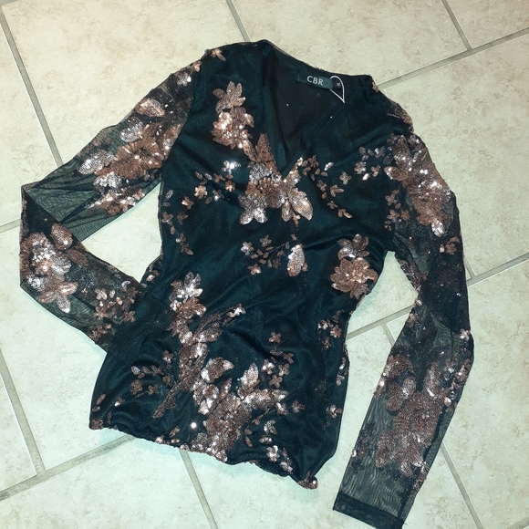 blouse - Picture 3 of 3